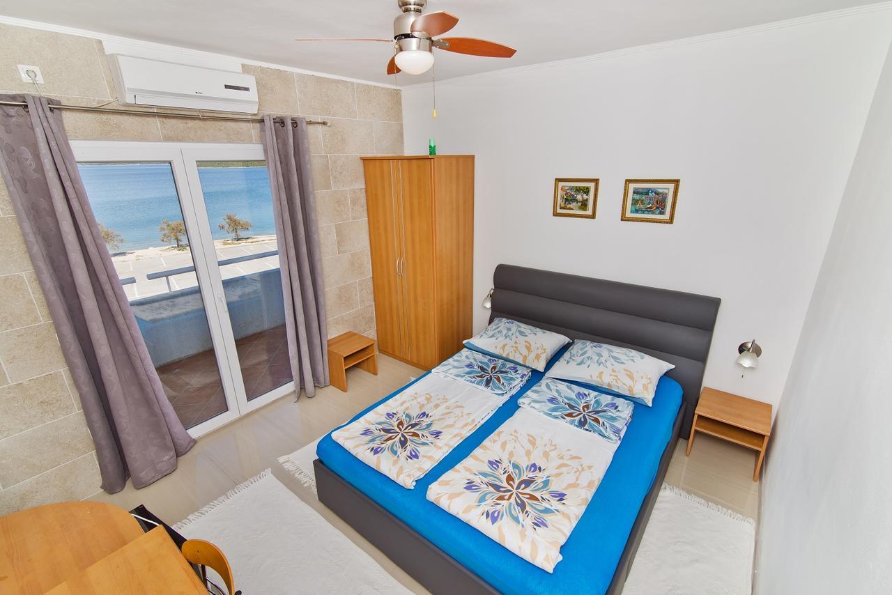 Rooms & Apartments Marinero Betina  Exterior photo